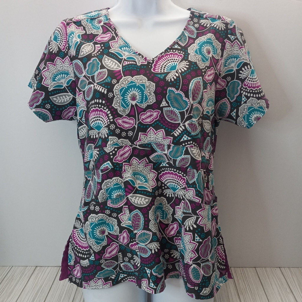 Vera Bradley Halo Collection Frida Empire Waist Print Scrub Top